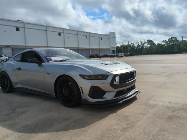 Used 2024 Ford Mustang GT Premium RWD image 3