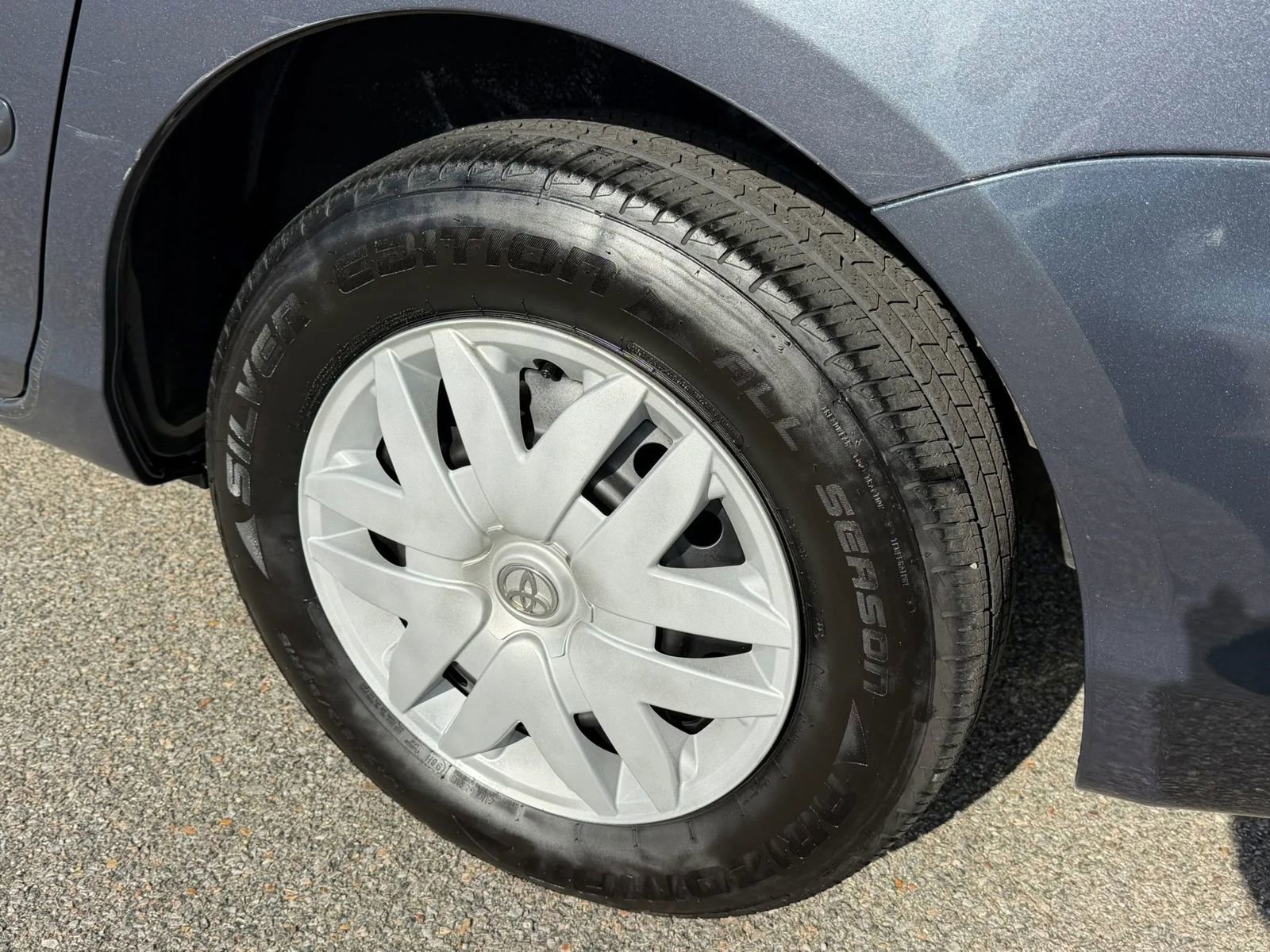 Used 2008 Toyota Sienna LE FWD image 32