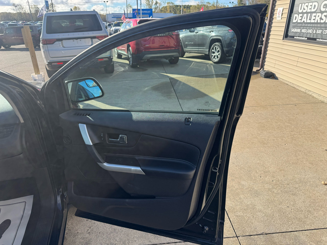 Used 2013 Ford Edge SE image 16