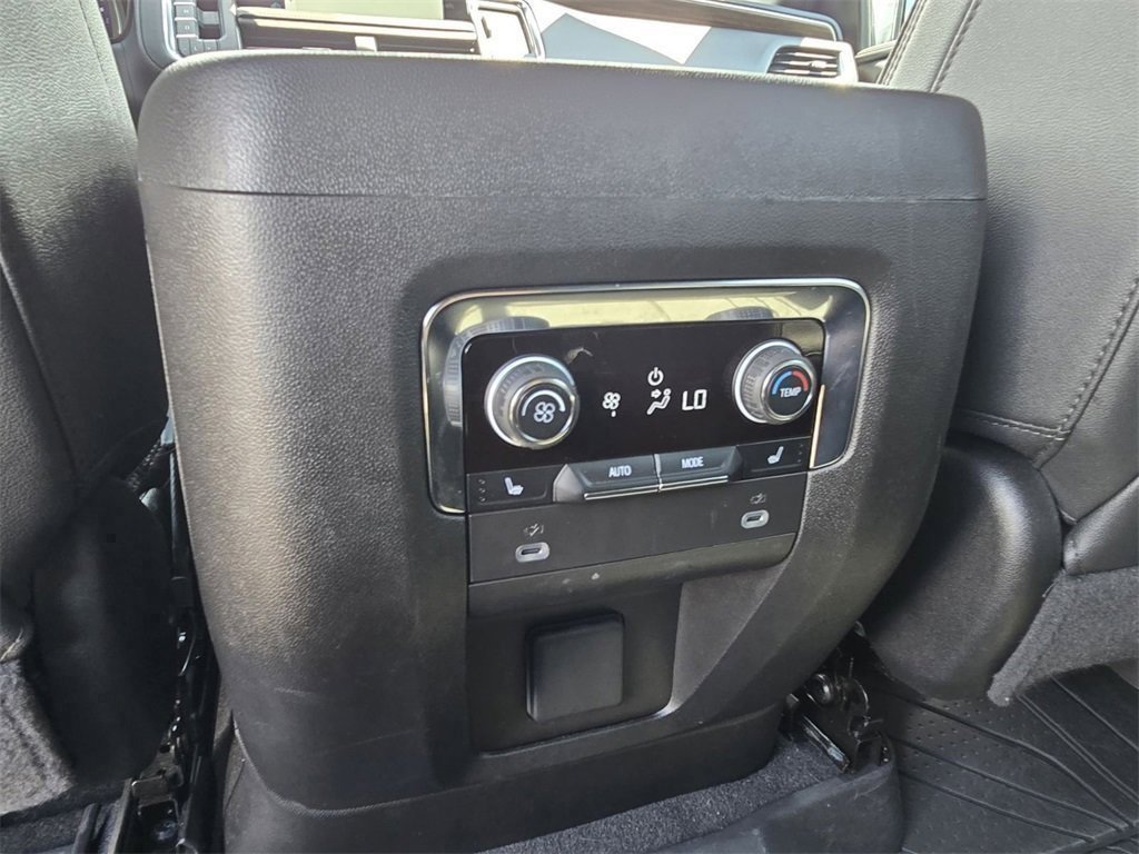 Used 2024 Chevrolet Suburban High Country image 23
