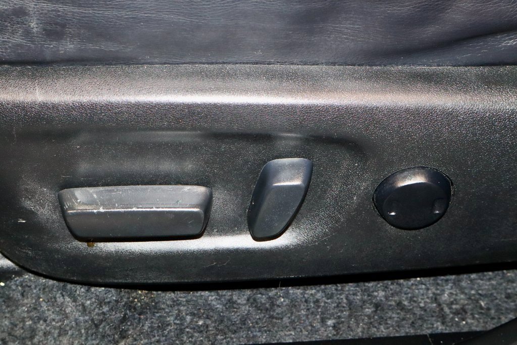 Used 2014 Toyota RAV4 Limited image 26