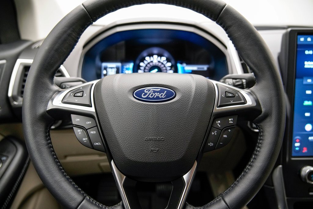 Used 2022 Ford Edge Titanium image 31