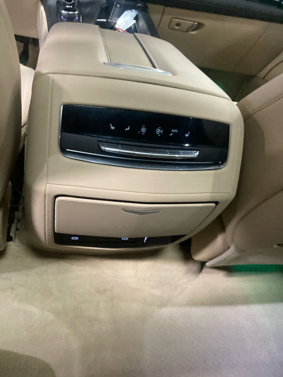 Used 2024 Cadillac Escalade ESV Premium Luxury image 16