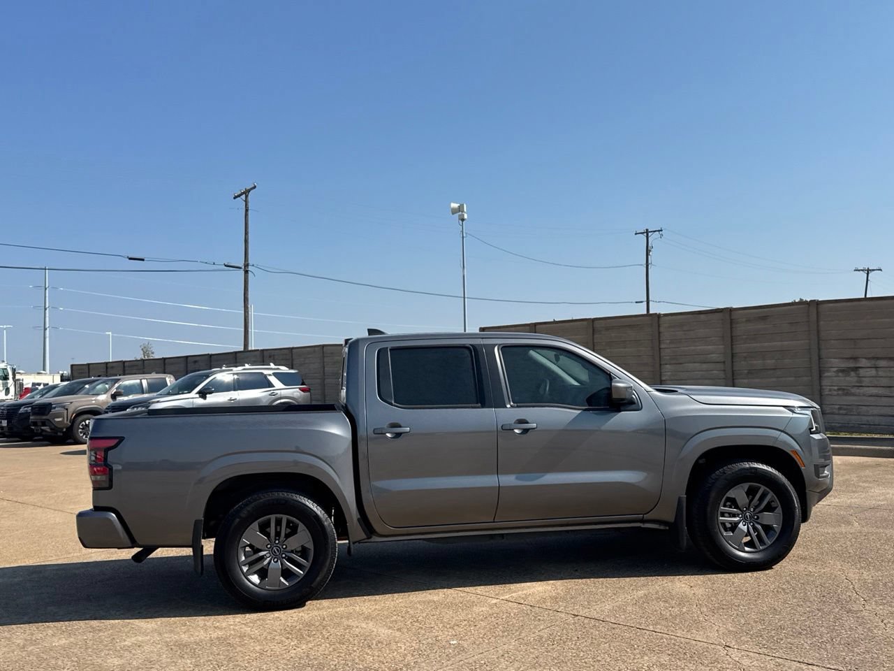 Certified 2025 Nissan Frontier SV w/ Tow Package RWD image 26