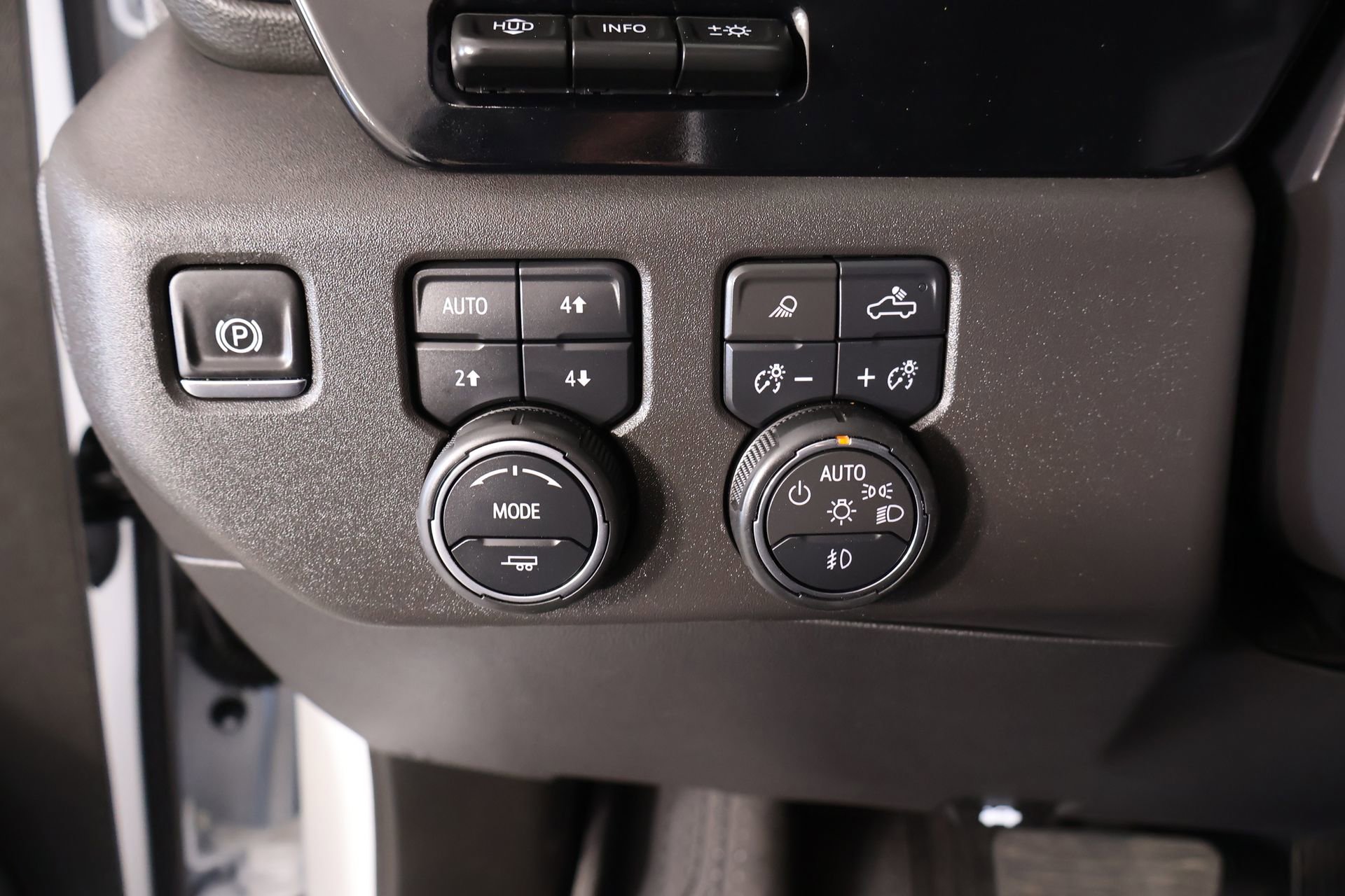 Used 2025 Chevrolet Silverado 1500 ZR2 w/ Technology Package AWD/4WD image 10