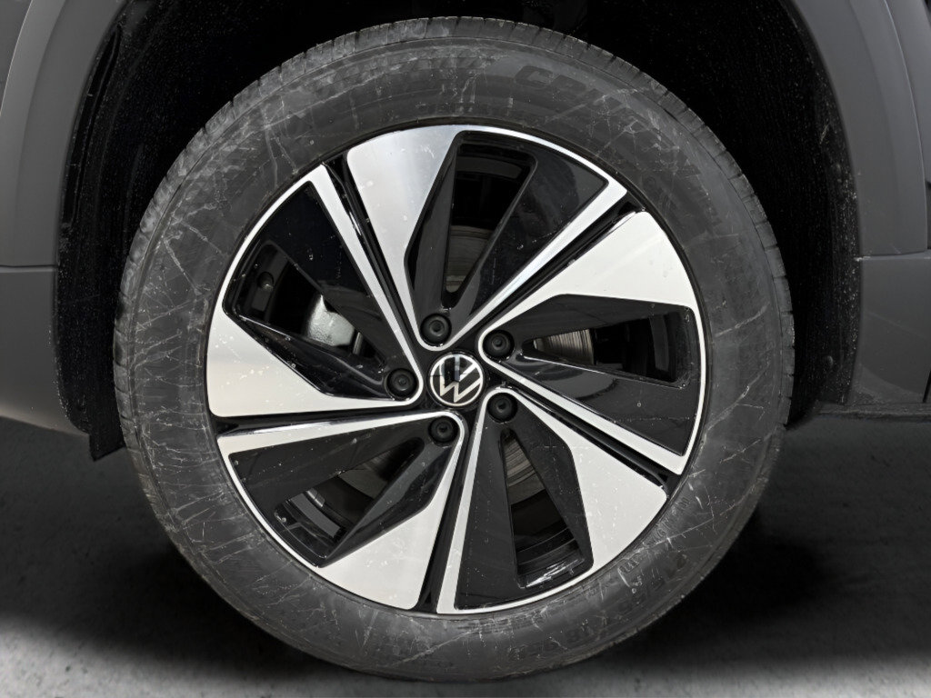 New 2026 Volkswagen Taos SE image 25