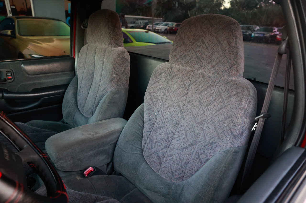 Used 2000 GMC Sonoma SLS w/ SLS Super Spec Pkg 1 image 6