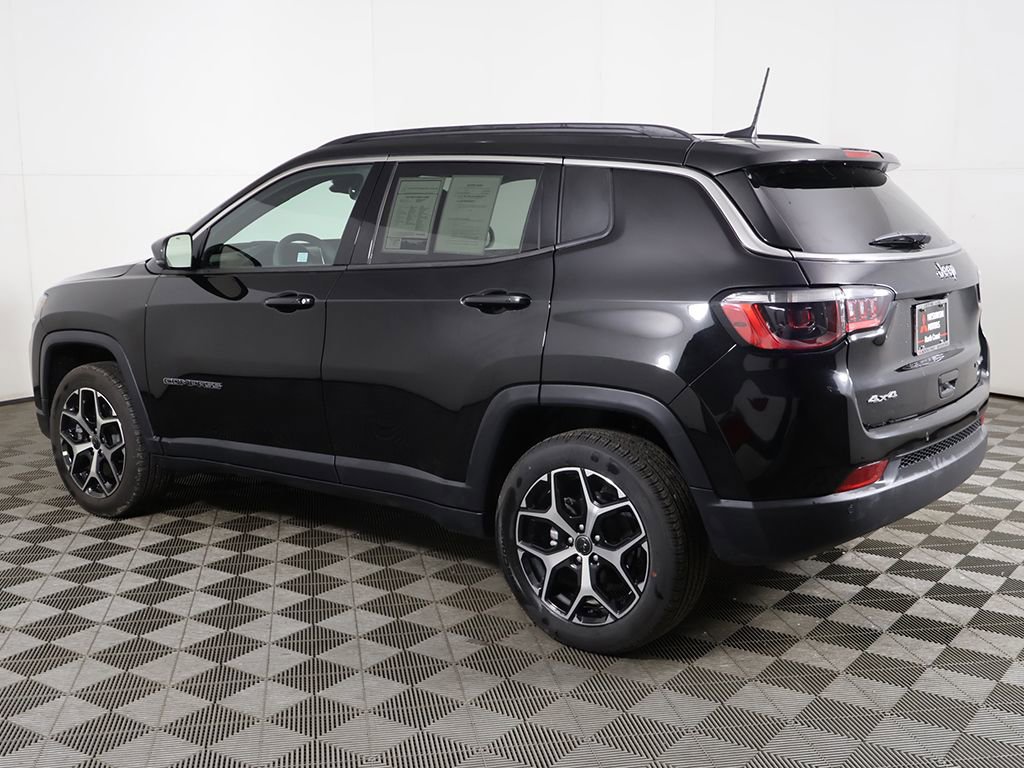 Used 2025 Jeep Compass Limited image 12