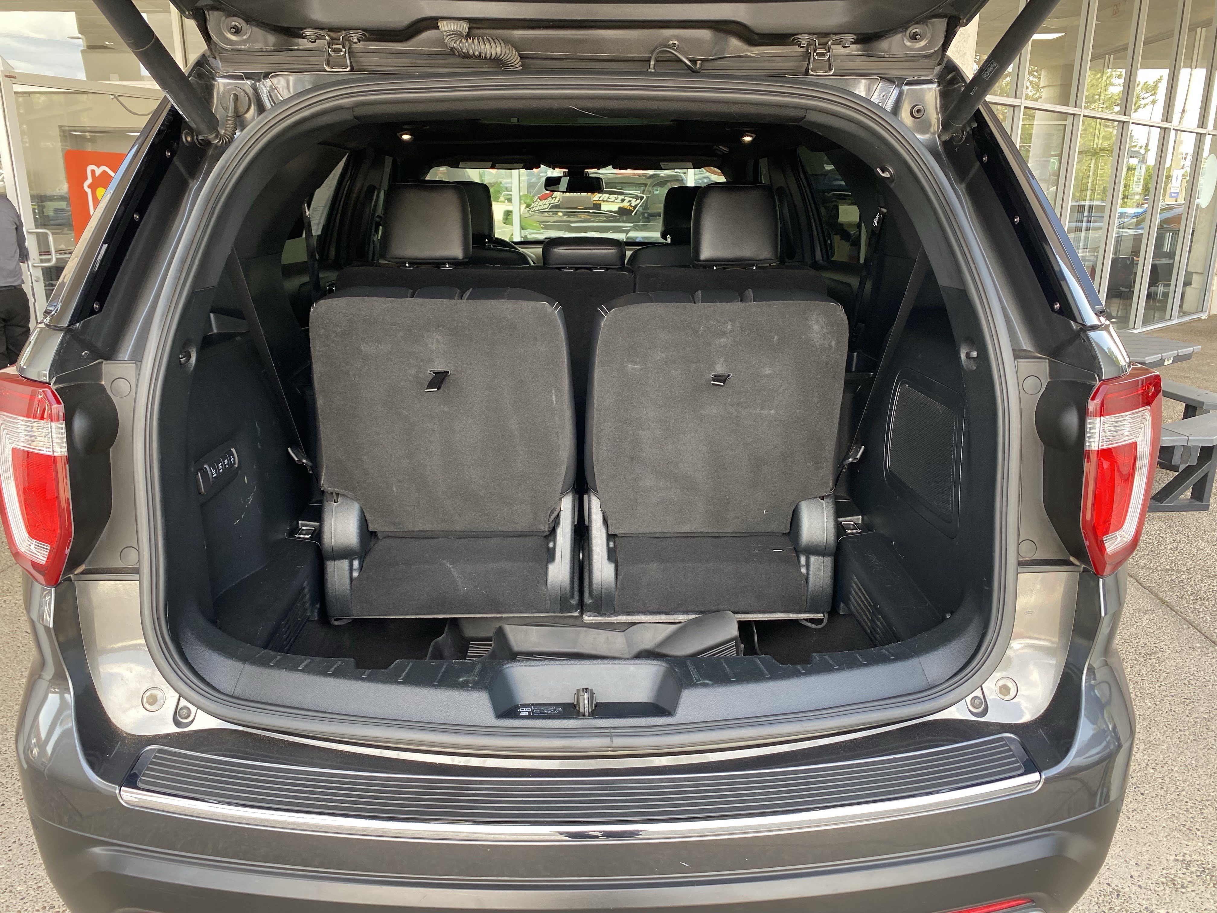 Used 2019 Ford Explorer Limited w/ Ford Safe & Smart Package AWD/4WD image 18