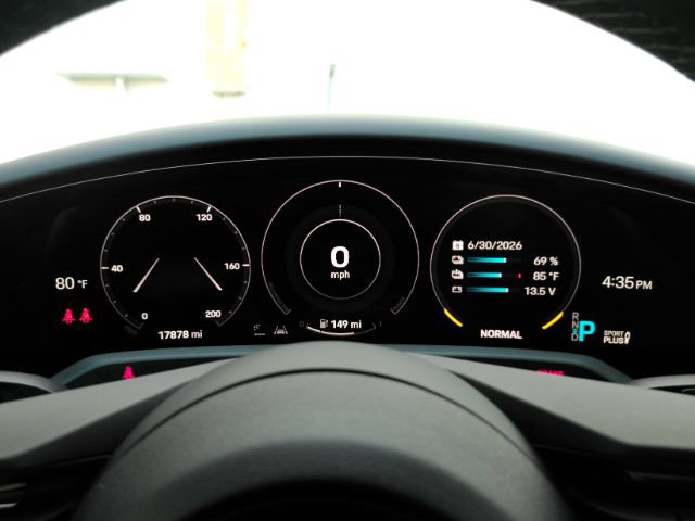 Used 2022 Porsche Taycan RWD image 37