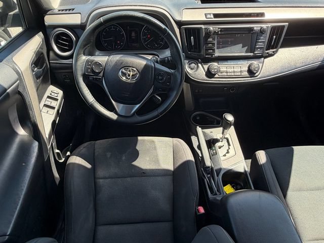 Used 2018 Toyota RAV4 XLE FWD image 16