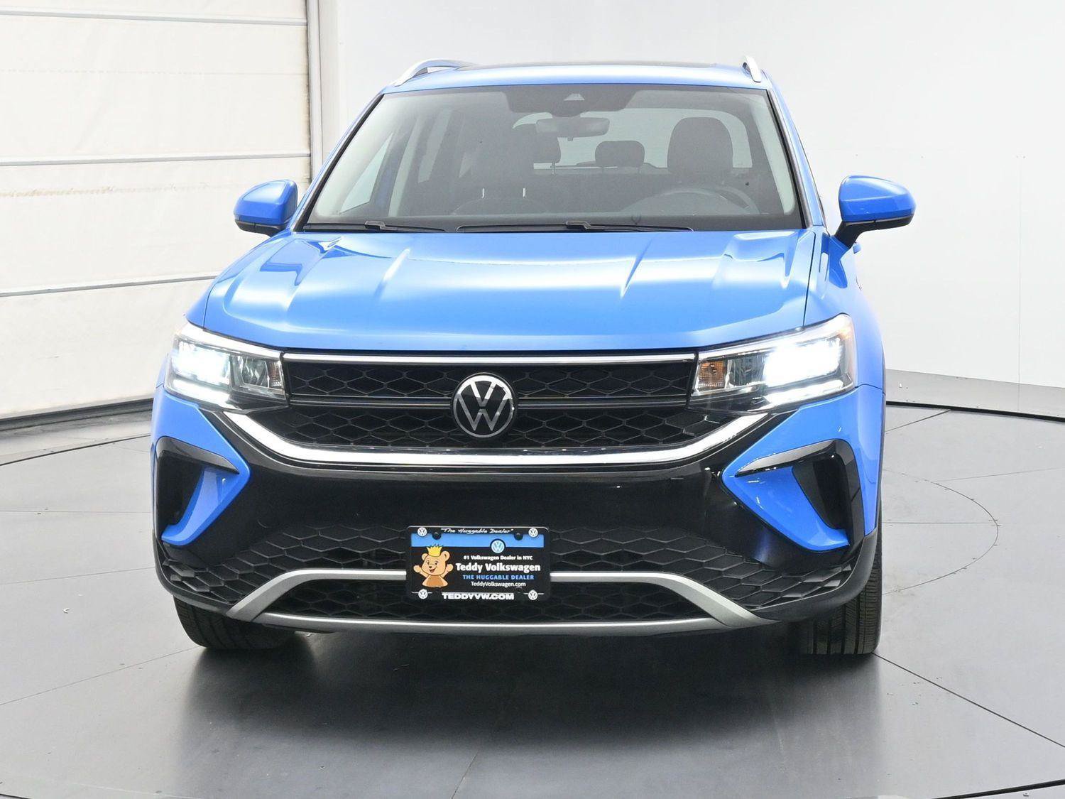 Used 2023 Volkswagen Taos SE w/ Panoramic Sunroof Package AWD/4WD image 28