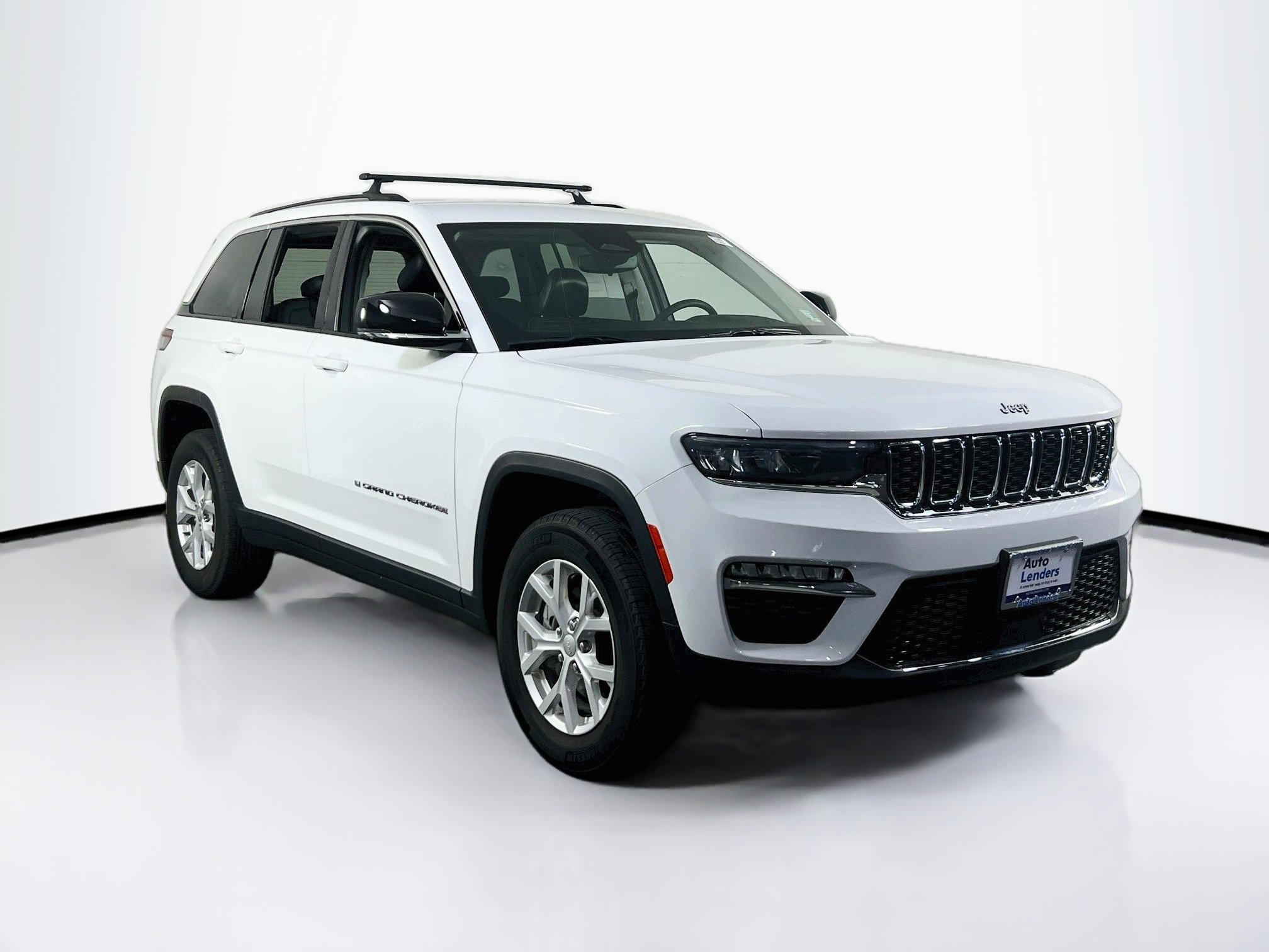 Used 2023 Jeep Grand Cherokee Limited image 3