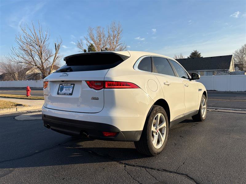 Used 2020 Jaguar F-PACE 25T image 5