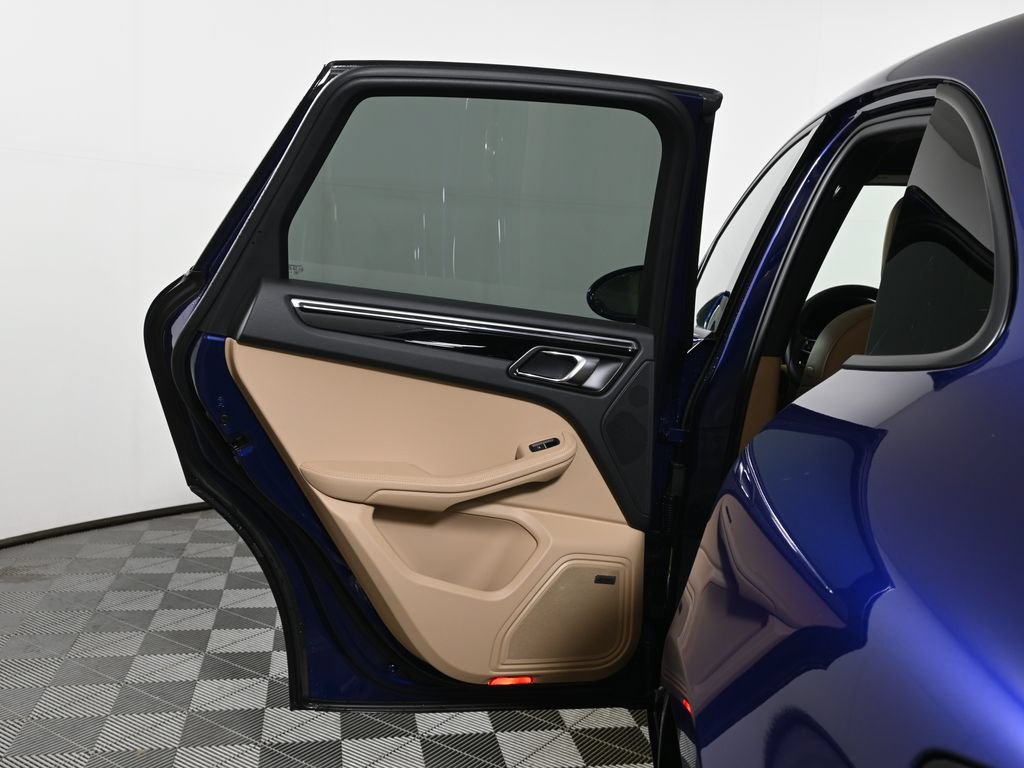 New 2026 Porsche Macan AWD/4WD image 36