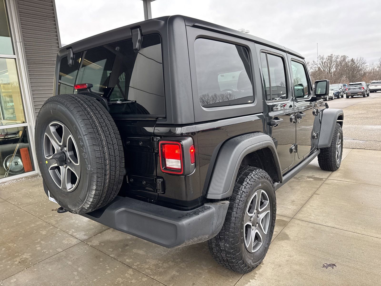 Used 2022 Jeep Wrangler Unlimited Sport image 7