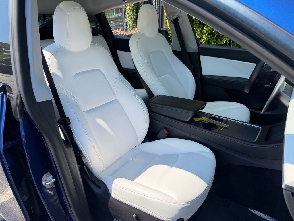 Used 2021 Tesla Model Y Long Range AWD/4WD image 35