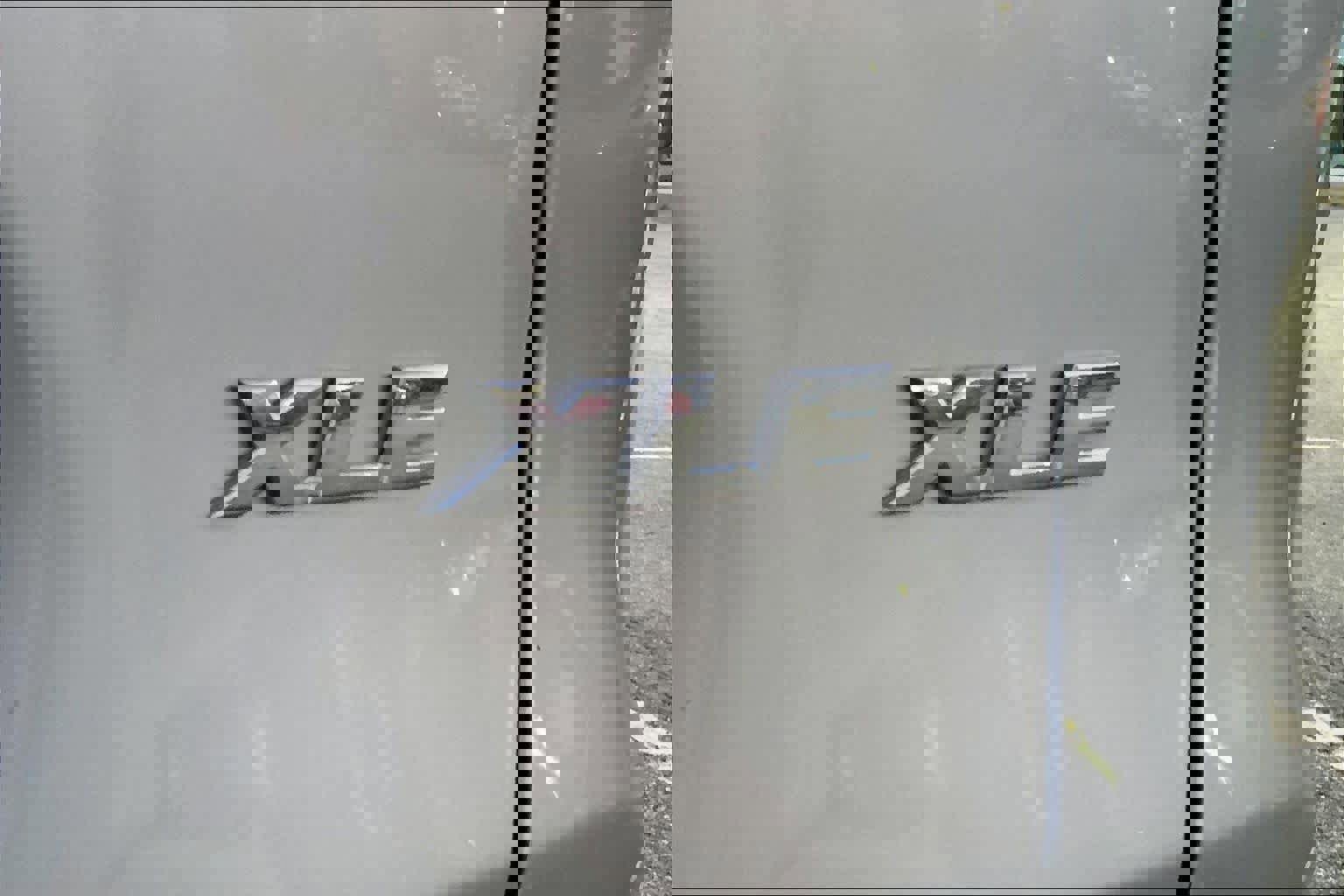 Used 2023 Toyota RAV4 XLE Premium image 10