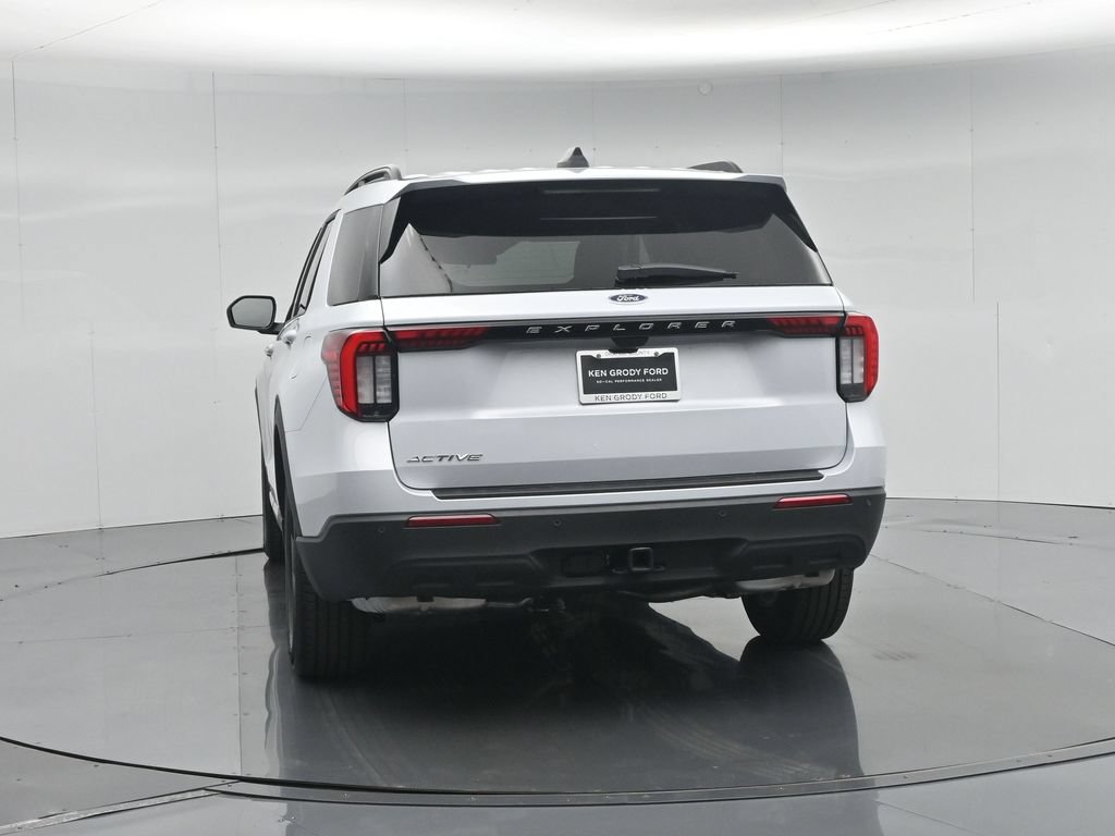 New 2026 Ford Explorer Active RWD image 29