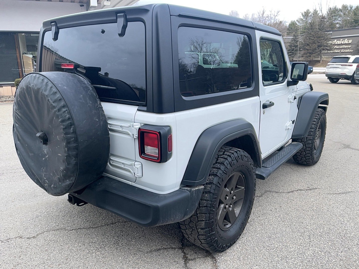 Used 2022 Jeep Wrangler Sport AWD/4WD image 4
