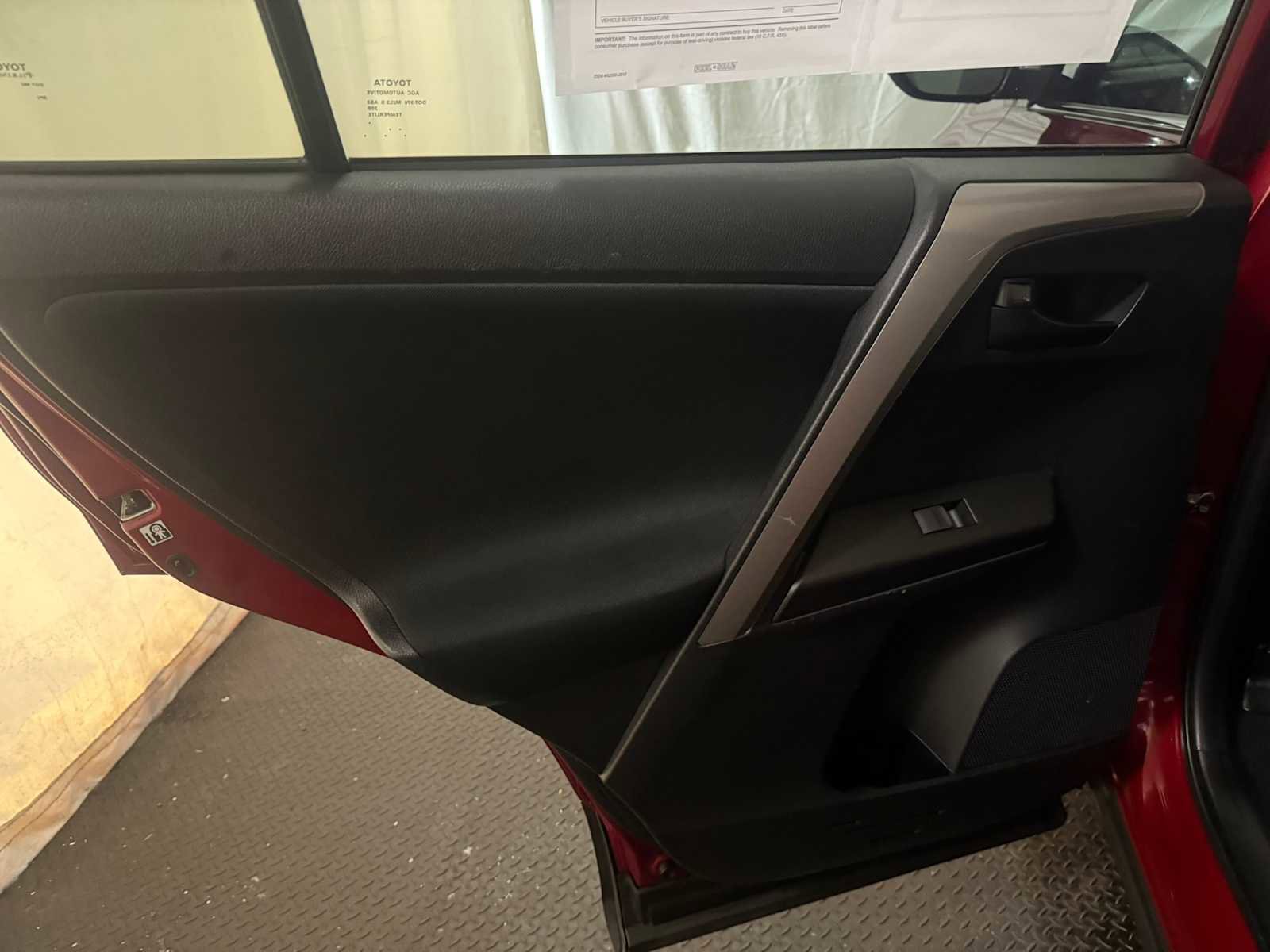 Used 2018 Toyota RAV4 LE w/ All Weather Liner Package image 23