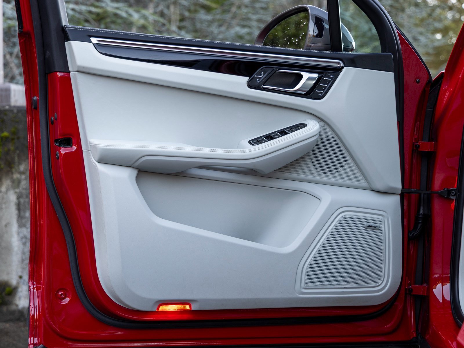 Certified 2024 Porsche Macan Turbo image 22