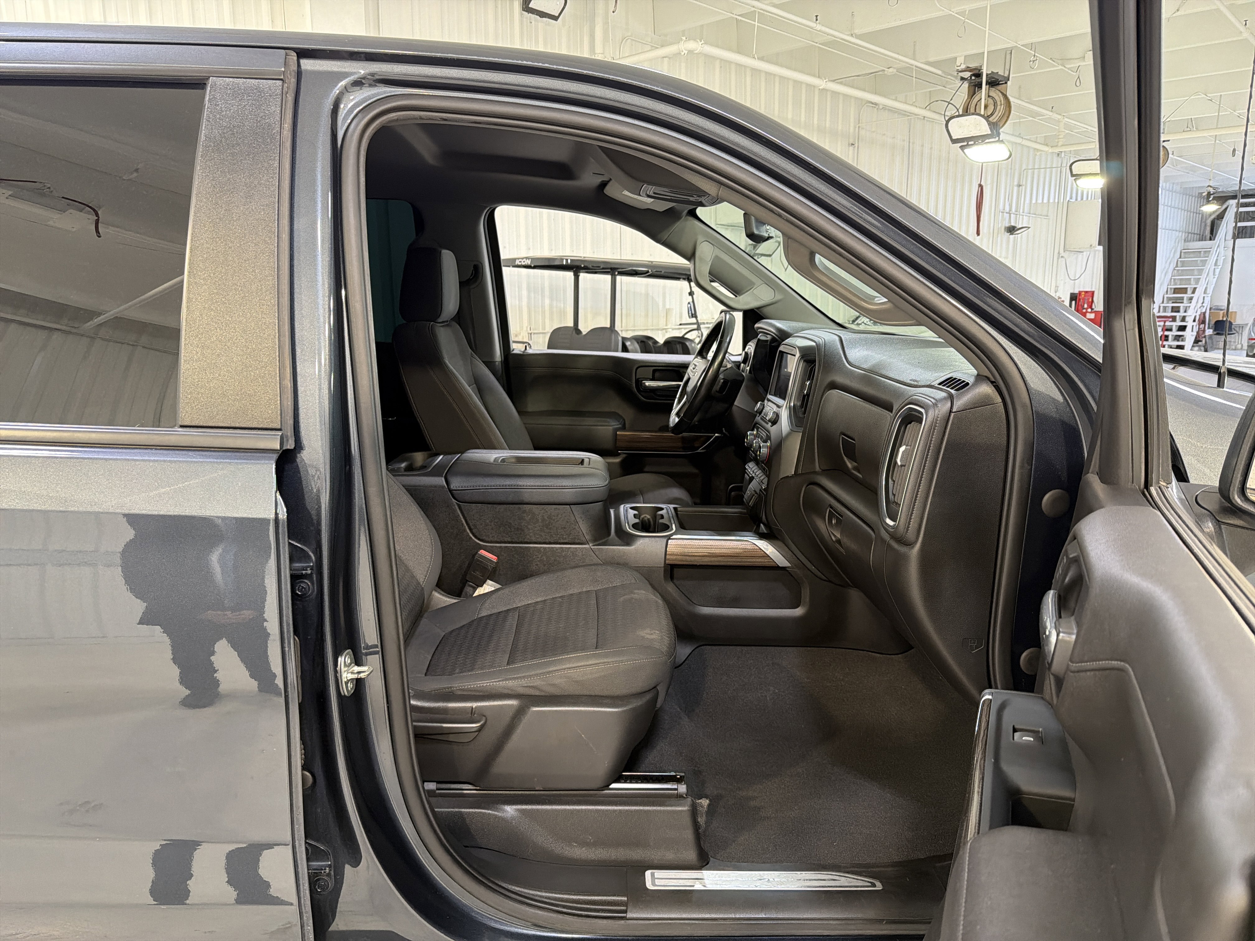 Used 2021 Chevrolet Silverado 1500 RST w/ LPO, Blackout Package image 13