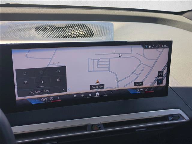 Used 2025 BMW iX xDrive50 w/ Premium Package AWD/4WD image 13