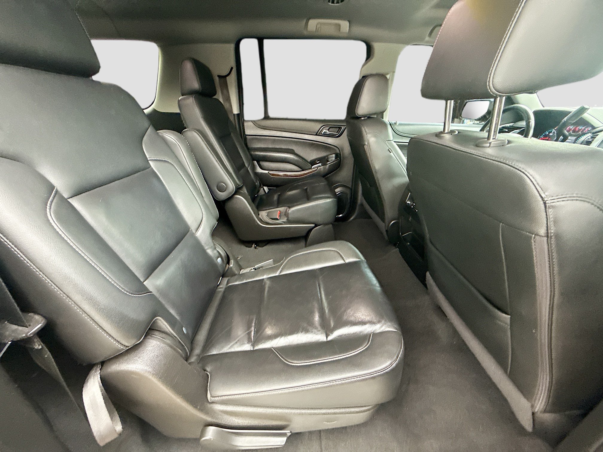 Used 2020 Chevrolet Suburban LT w/ Luxury Package RWD image 28
