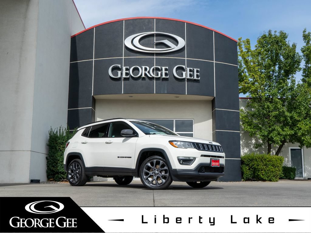 Used 2021 Jeep Compass Latitude w/ Sun and Sound Group AWD/4WD image 1