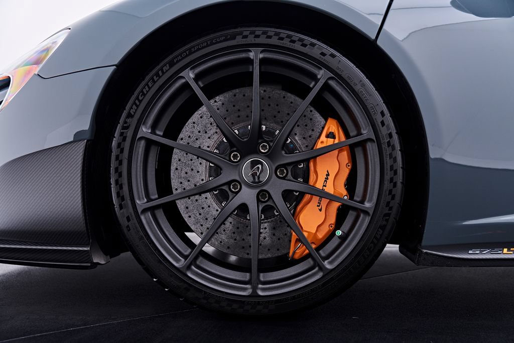 Used 2016 McLaren 675LT Coupe RWD image 3