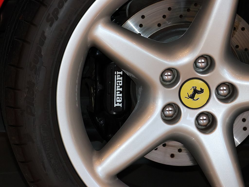 Used 1998 Ferrari 550 Maranello image 18