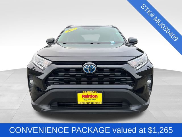 Used 2021 Toyota RAV4 XLE w/ Convenience Package image 2