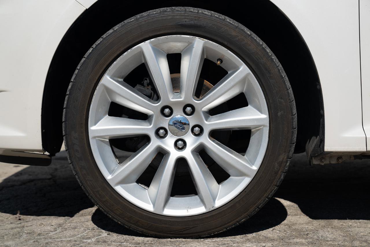 Used 2011 Ford Flex Limited w/ Rapid Spec Order Code image 9