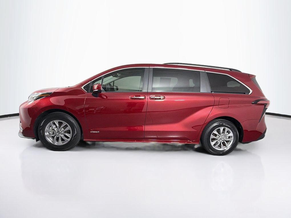 Used 2021 Toyota Sienna XLE FWD image 6