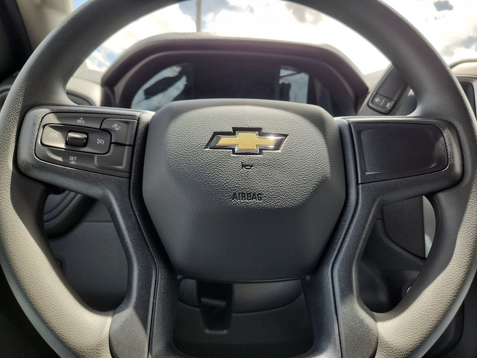New 2026 Chevrolet Silverado 1500 Custom w/ LPO, Dark Essentials Package AWD/4WD image 19