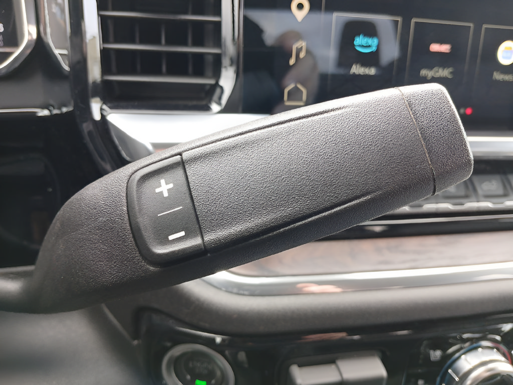 Used 2025 GMC Sierra 2500 SLT w/ SLT Convenience Package AWD/4WD image 38