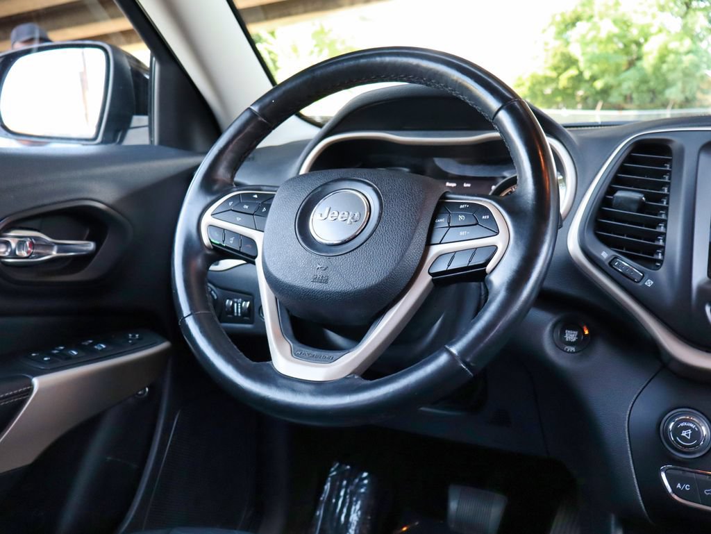 Used 2018 Jeep Cherokee Limited AWD/4WD image 19