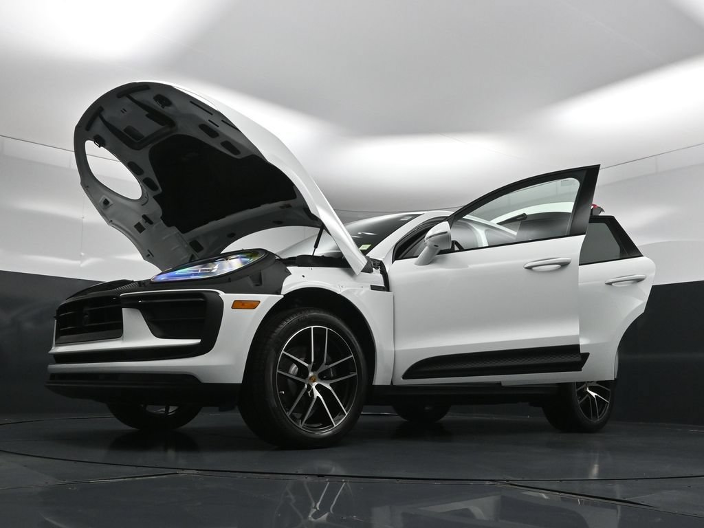 New 2026 Porsche Macan AWD/4WD image 36