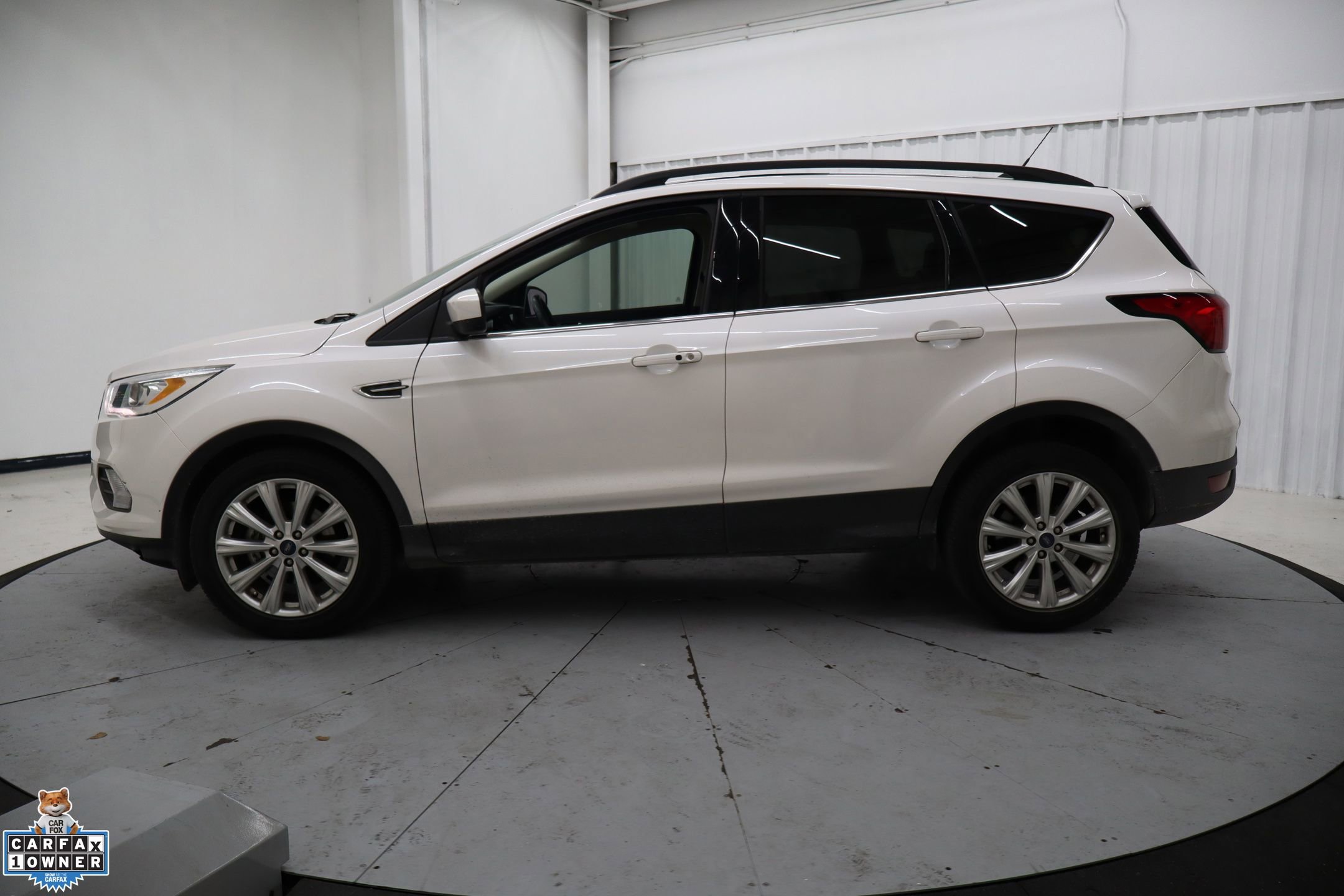 Used 2019 Ford Escape SEL image 9
