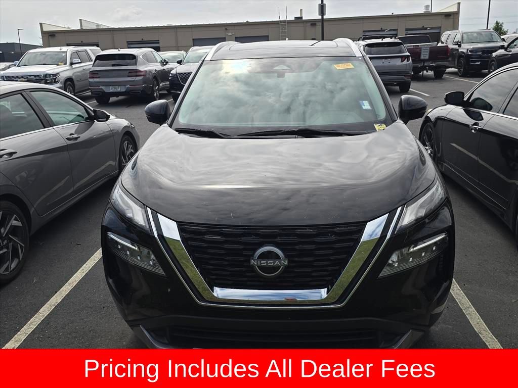 Used 2023 Nissan Rogue SL FWD image 2