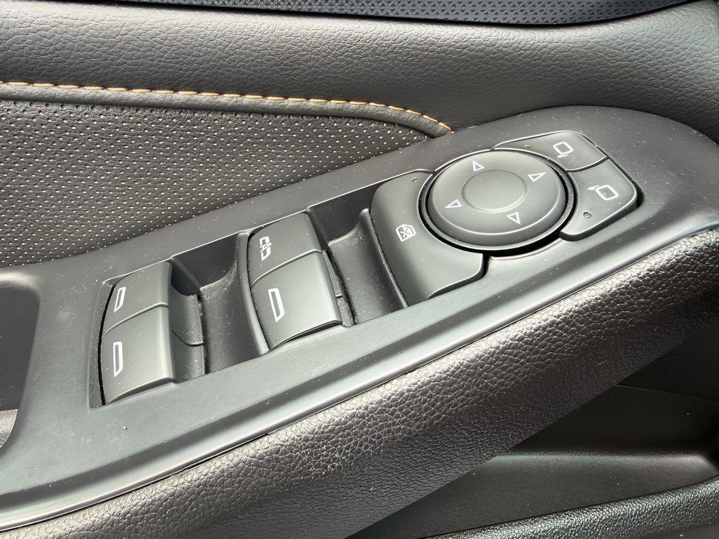 Used 2021 Chevrolet Traverse Premier w/ Redline Edition image 12