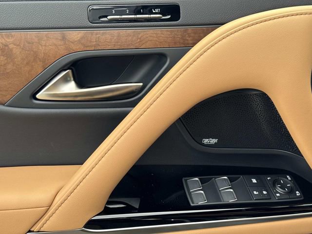 New 2026 Lexus LX 600 4WD w/ Luxury Package image 18