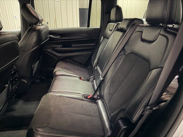 Used 2024 Jeep Grand Cherokee L Laredo image 17