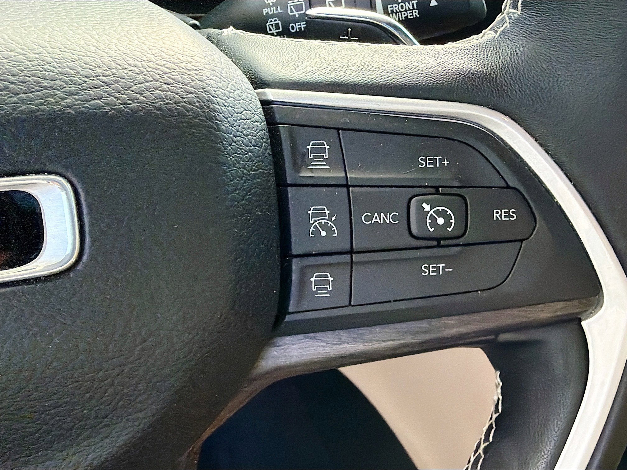 Used 2022 Jeep Grand Cherokee Limited w/ Luxury Tech Group II image 39