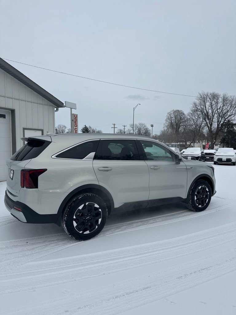 New 2026 Kia Sorento S image 3