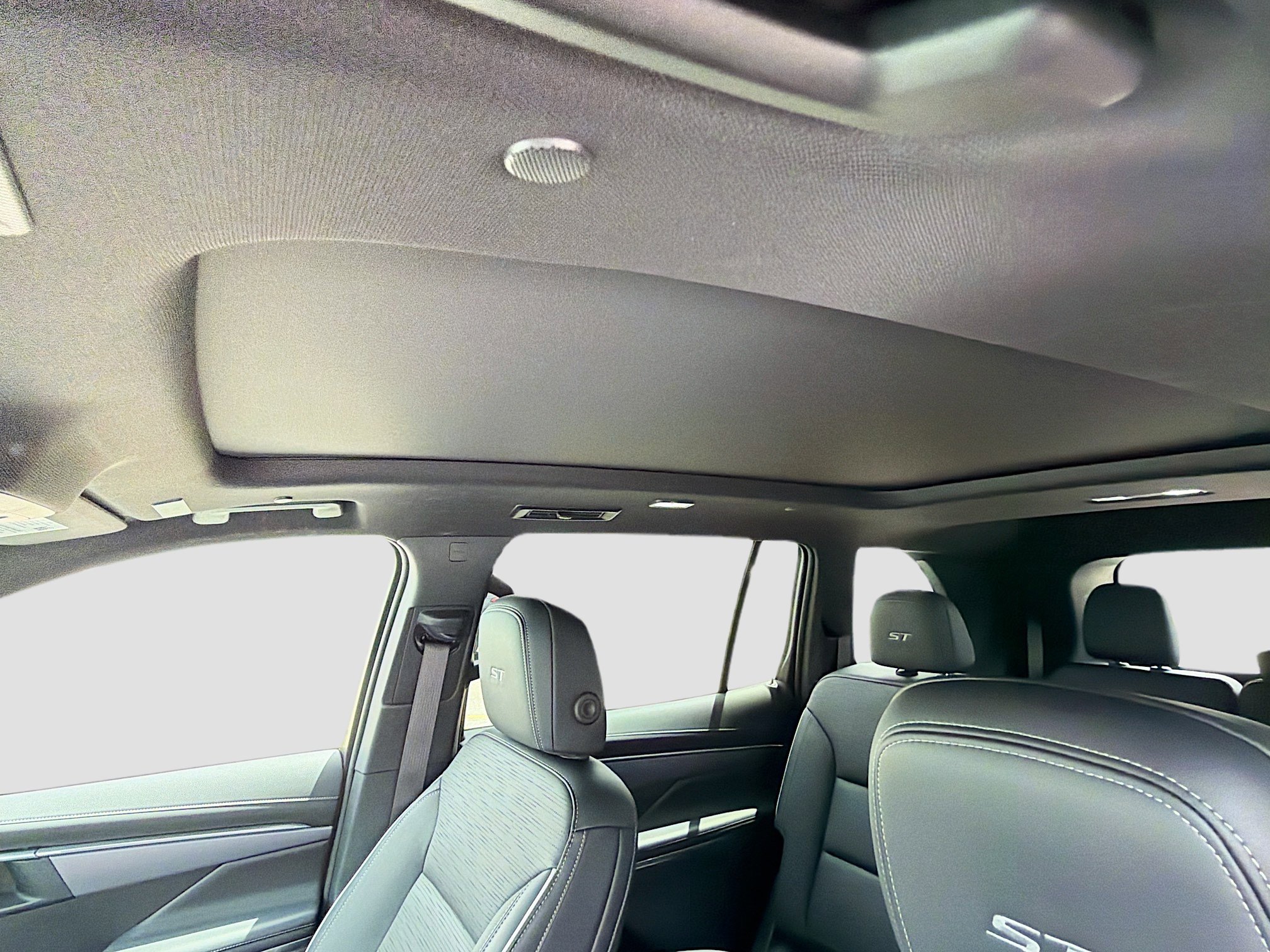 Used 2025 Buick Enclave Sport Touring w/ Power Package FWD image 29