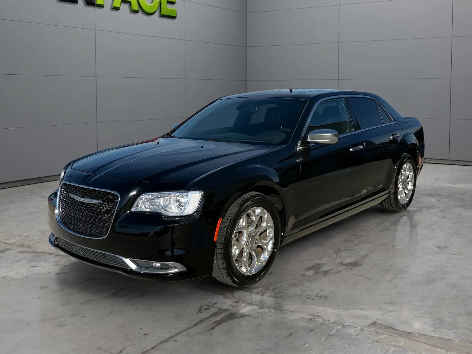 Used 2017 Chrysler 300 C Platinum AWD/4WD image 5
