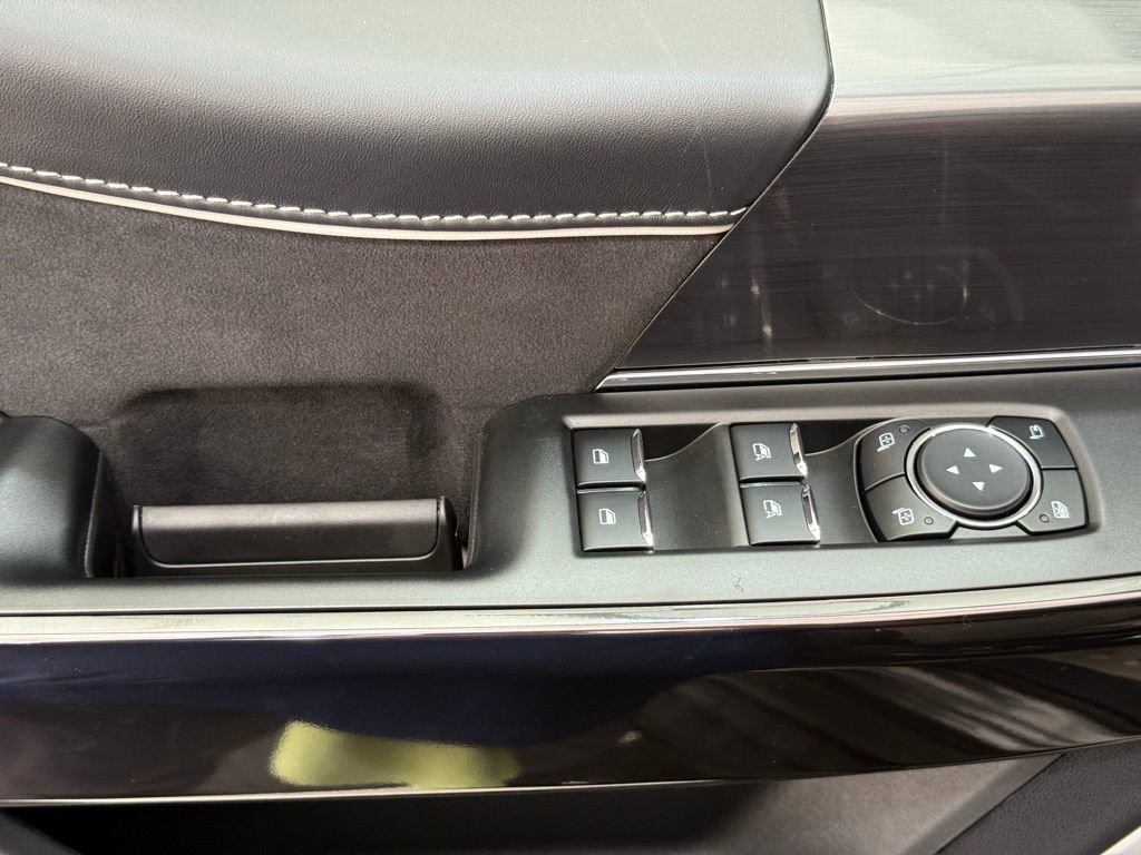 New 2025 Ford F150 Lightning Platinum image 30
