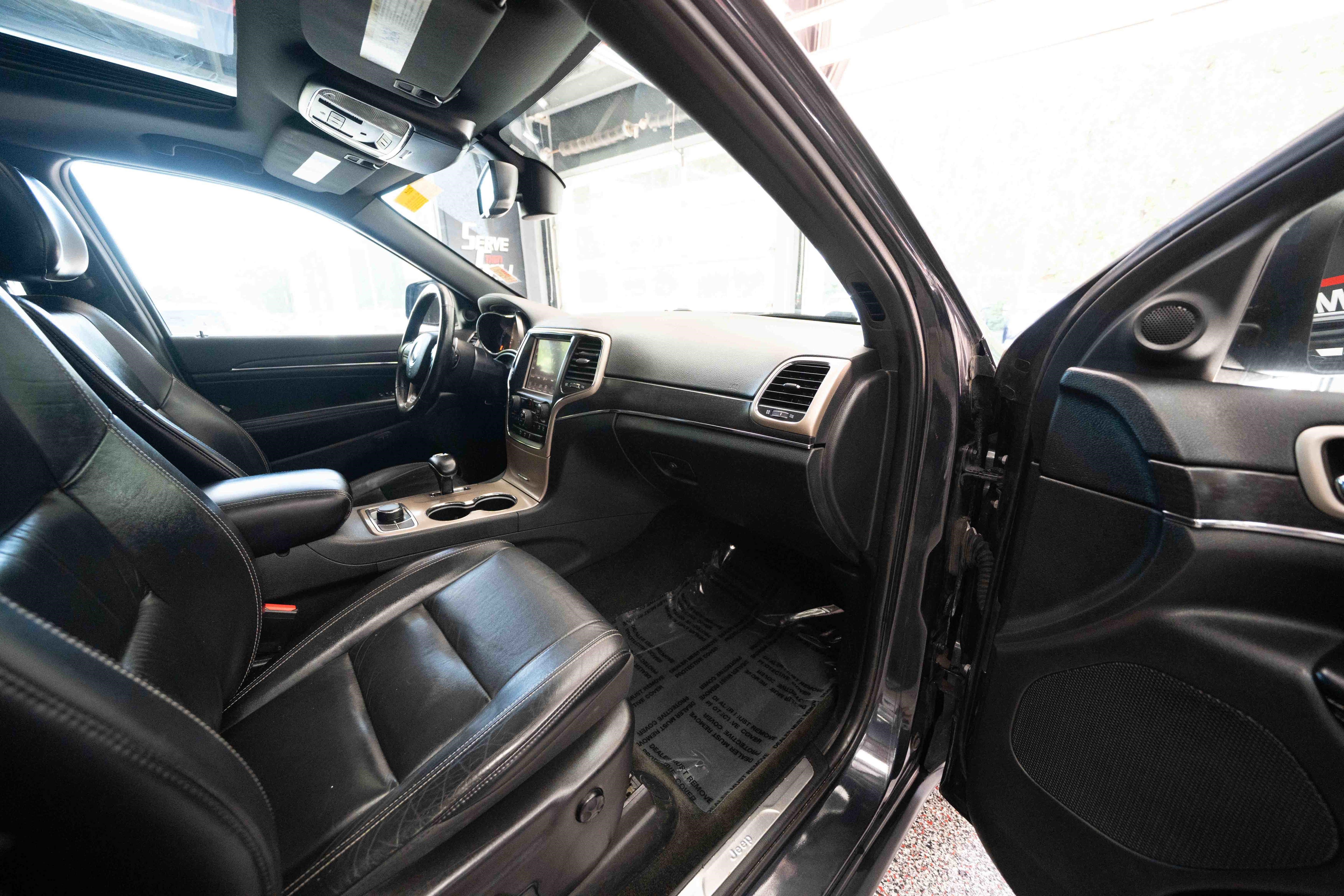Used 2015 Jeep Grand Cherokee Limited AWD/4WD image 25